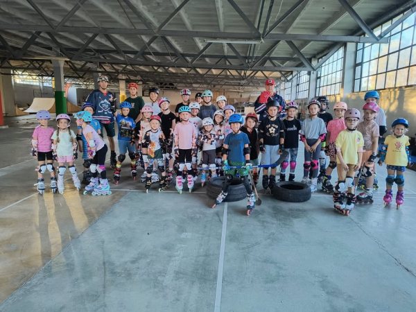 Sobotnie zajęcia rolkowe w ramach programu "Łączą nas rolki" współfinansowane z środków Ministerstwa Sportu i Turystyki.